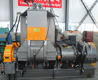 दो विंग रोटर रबर सानना मशीन 75l अनुकूलित रंग 140 ° झुकाव कोण